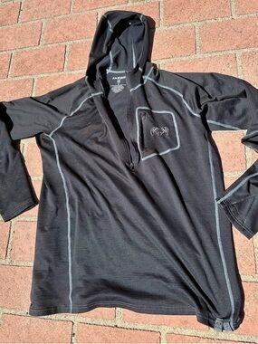 KUIU Black Hooded Zip-Up Sweater with Gray Stitching